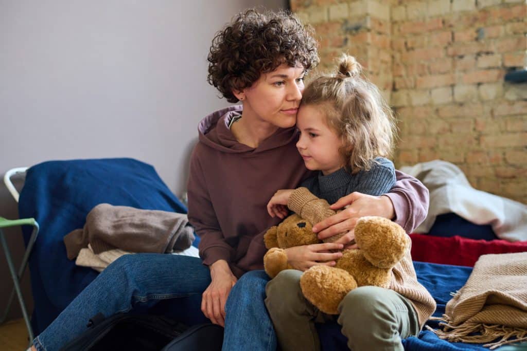 Familles expulsées dans l'obscurité totale